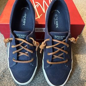 Sperry sneakers size 8-Great condition